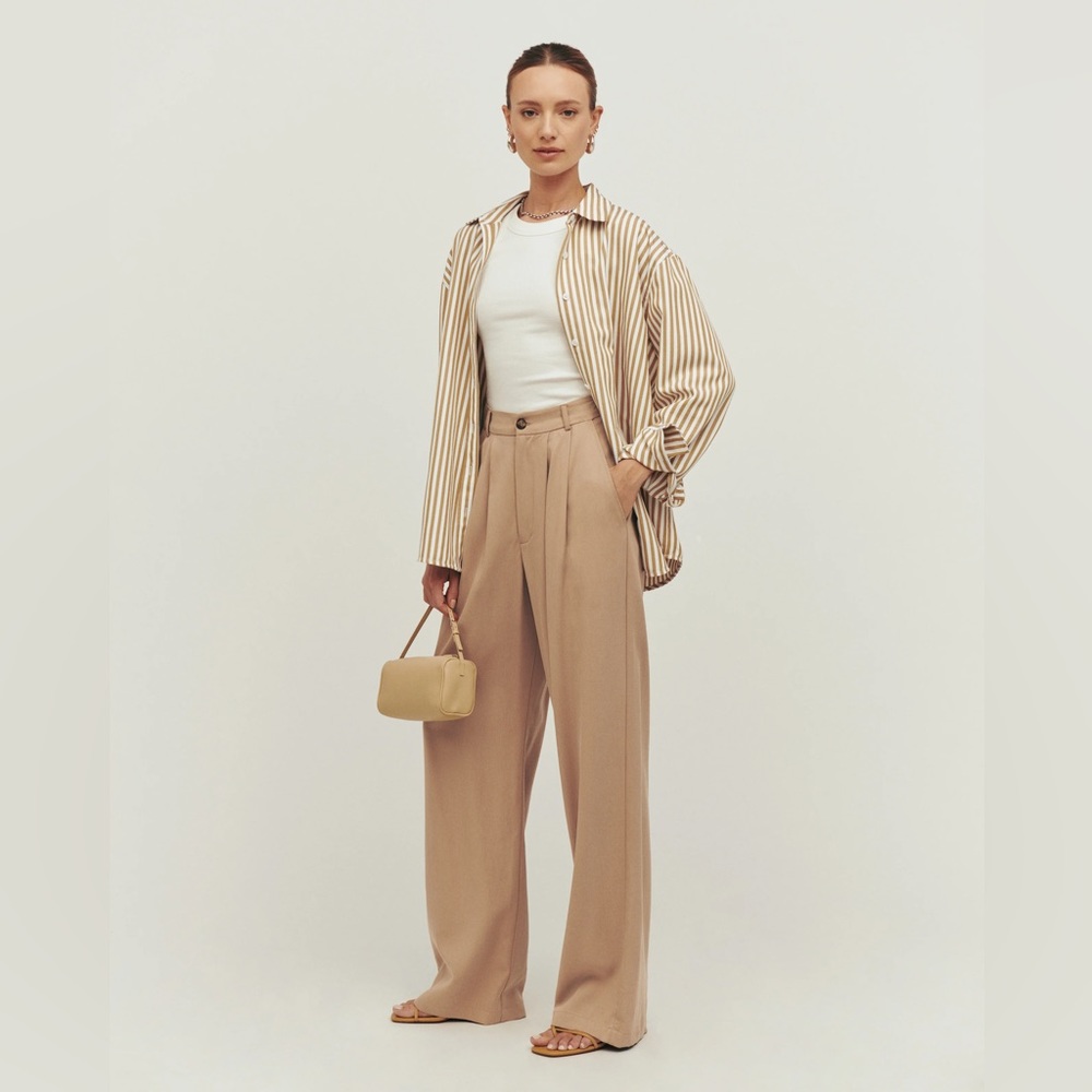 Reformation Mason Pant in khaki *Petite* size 6. Note: waistband is small for 6!